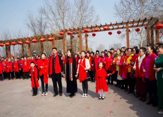 春天里，社区群众唱响“我和我的祖国”125.png