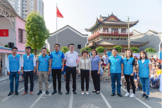 辉煌70年，“学习强国”读书计划进校园—中建三局二公司星火志愿服务队“蓝精灵”分队“微图书馆”走进咸宁市红泉小学(4)(1)1223.png