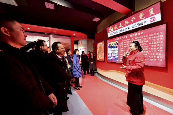 全国城市基层党建创新论坛代表爱上“网红薛书记”一分钟微党课154.png